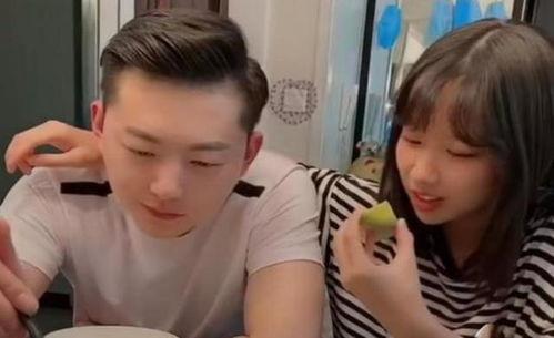 吃瓜网红带娃视频下载,萌娃互动笑料百出