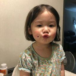 吃瓜网红小孩图片高清,高清还原吃瓜网红小孩的可爱瞬间