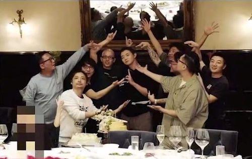 酒吧吃瓜事件网红叫什么,揭秘网红“瓜王”背后的故事