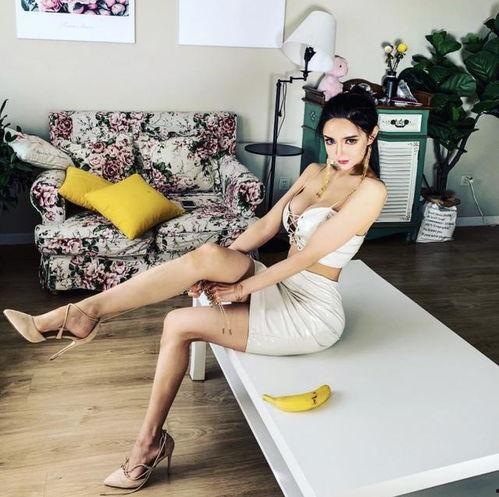 微博女网红吃瓜