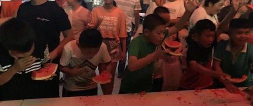 吃瓜反差网红大赛,揭秘吃瓜反差网红大赛背后的精彩故事  第1张