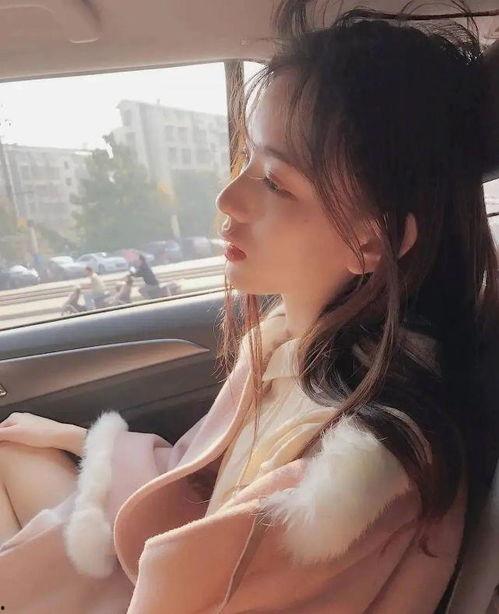 吃瓜女网红头像图片,揭秘网红吃瓜头像背后的故事