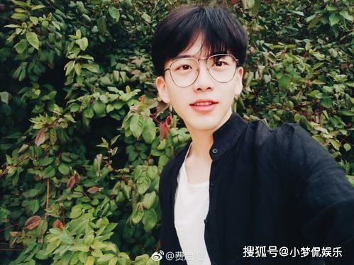 吃瓜网红帕尔维娜是谁,从网络红人到话题焦点  第1张