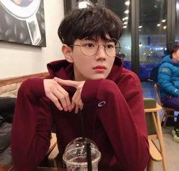 吃瓜网红照片头像图片男,揭秘吃瓜网红男生头像背后的故事  第3张